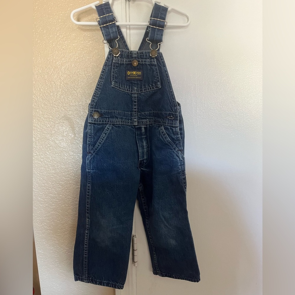 5 PAIRS OF OSHKOSH BIGOSH OVERALLS ALL SIZE 3